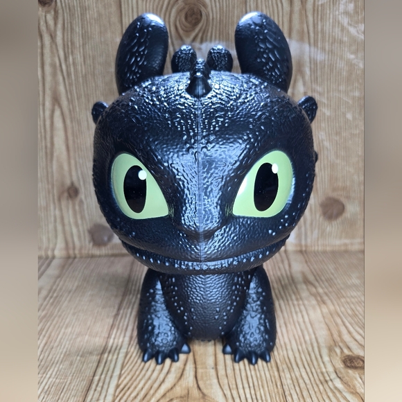 Toothless Dragon Popcorn Bucket - Picture 1 of 7